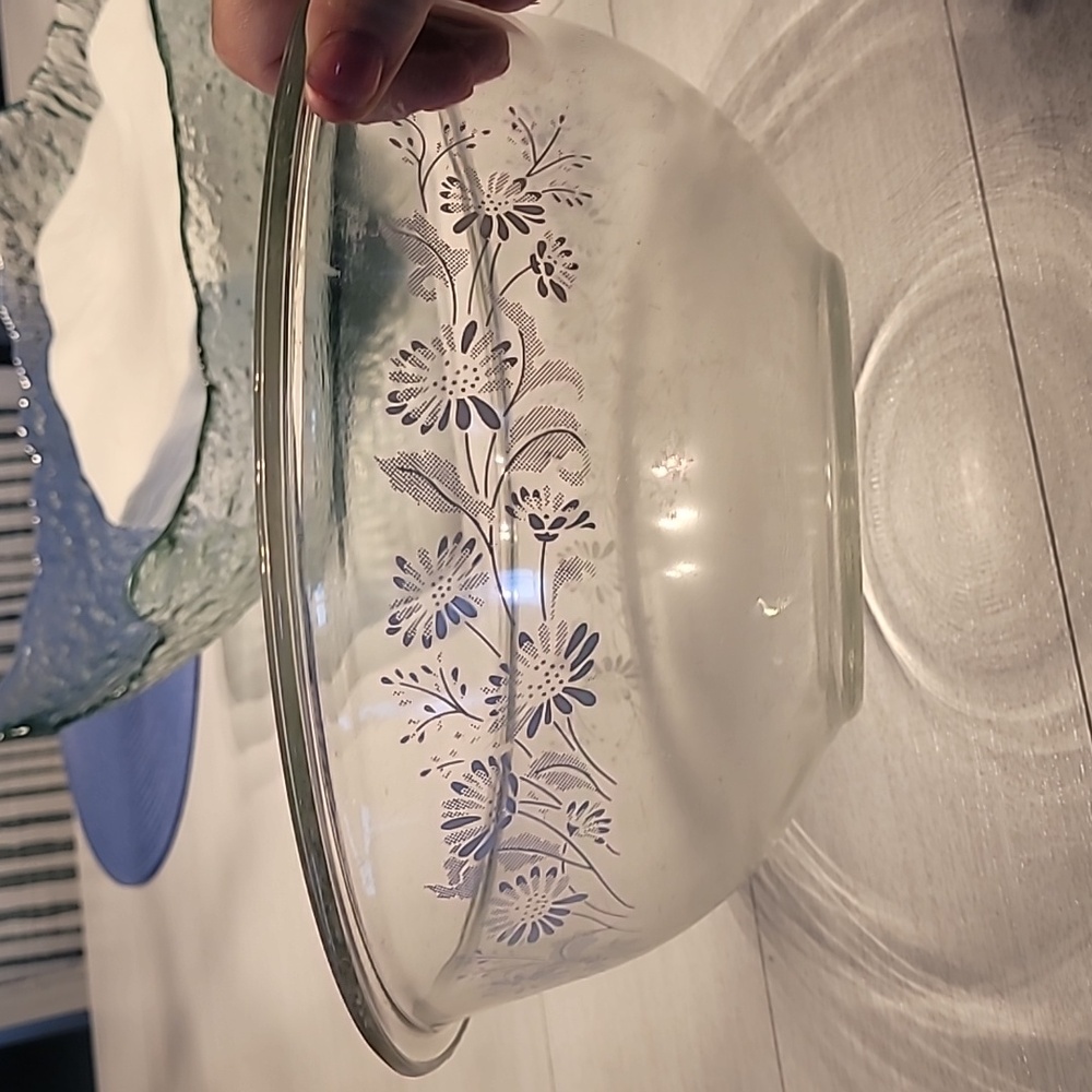 Vintage colonial mist pyrex mixing bowl